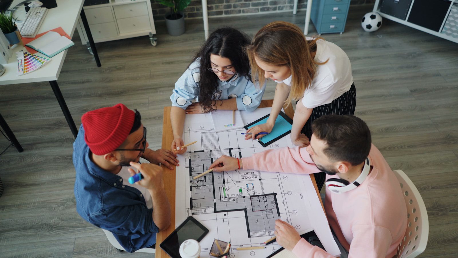 AI ROI Gap: 7 Proven Ways to Turn Pilots Into Profit 17 business team prioritizing AI use cases by value feasibility and ROI potential