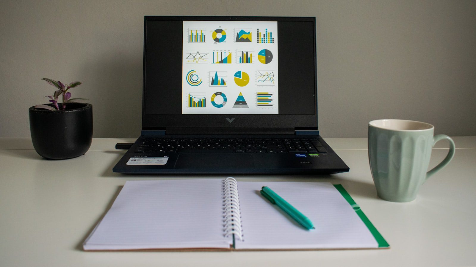 Crescendo.ai: 7 Powerful Real-World AI Case Studies 16 Crescendo.ai case studies dashboard showing business metrics and AI outcomes
