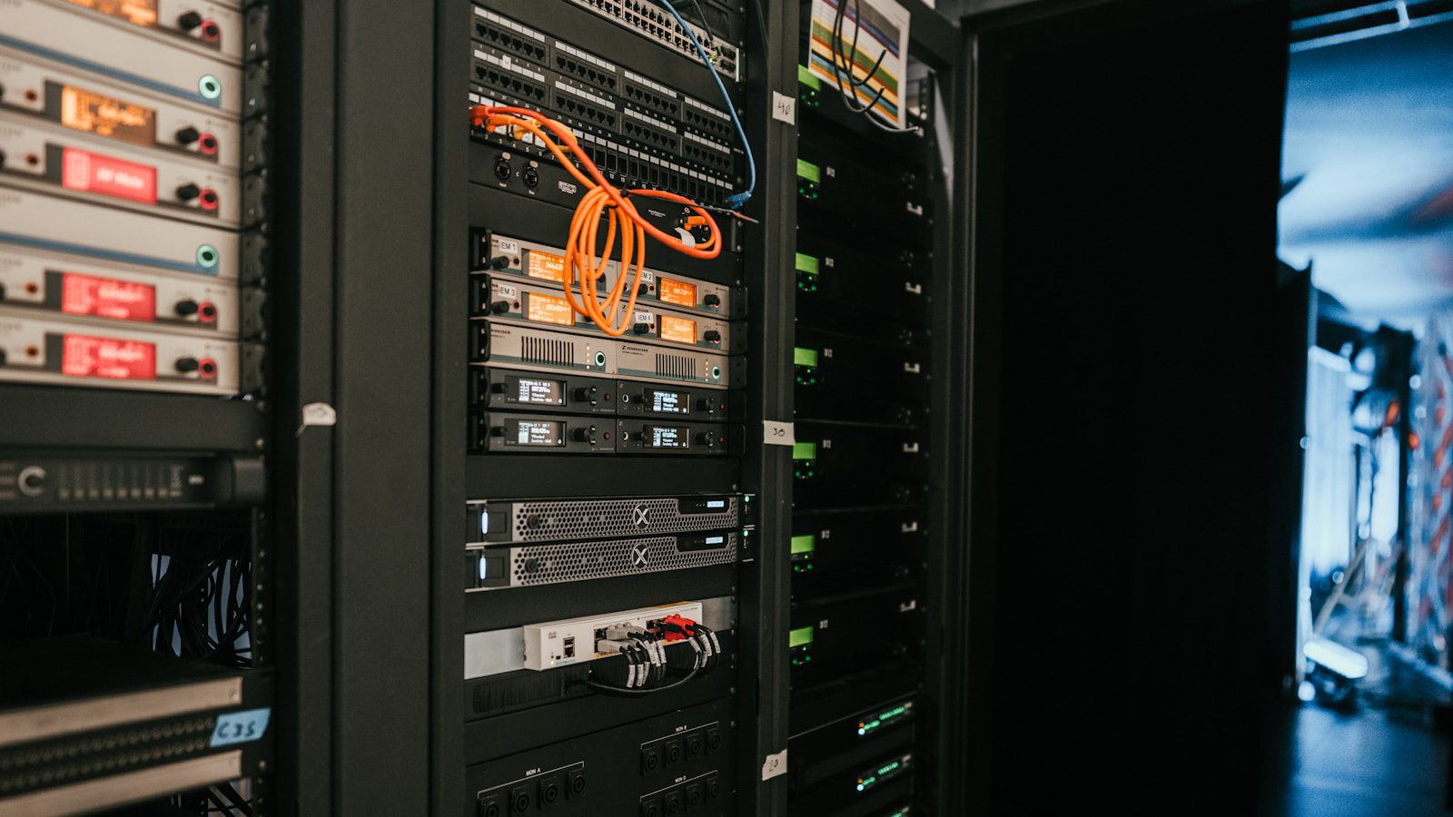 Hybrid AI Architectures: 7 Proven Cost and Speed Wins 11 hybrid AI architectures data center server racks for enterprise AI infrastructure planning