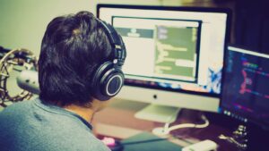 Predictive Self-Healing: 7 Powerful AIOps Fixes for IT