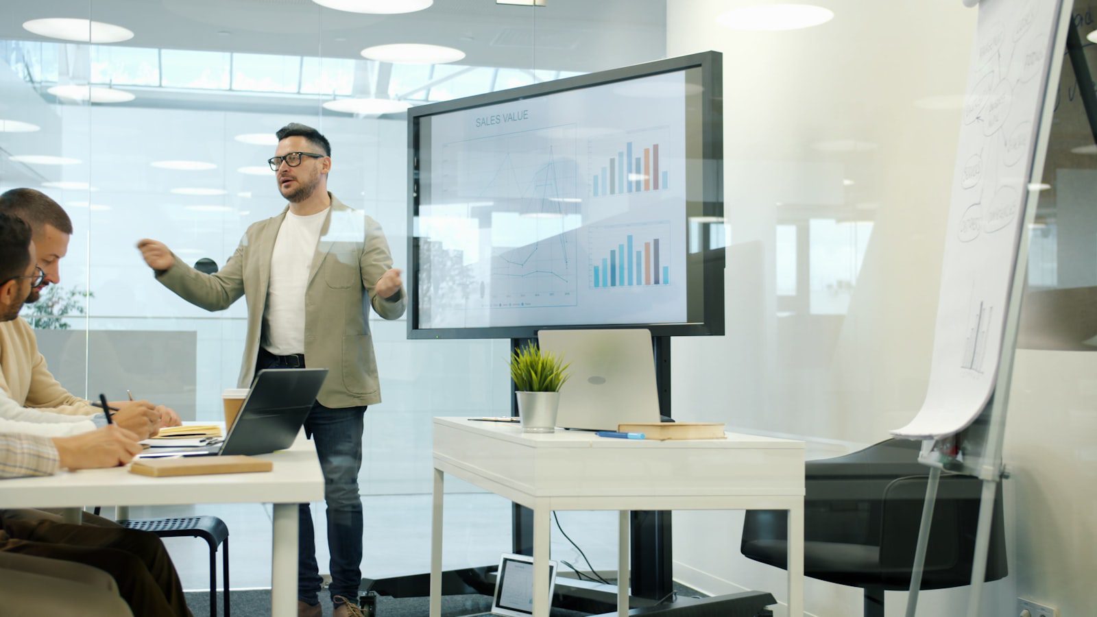 Specialized AI Models: 7 Powerful Advantages 24 team evaluating specialized AI models on a digital dashboard