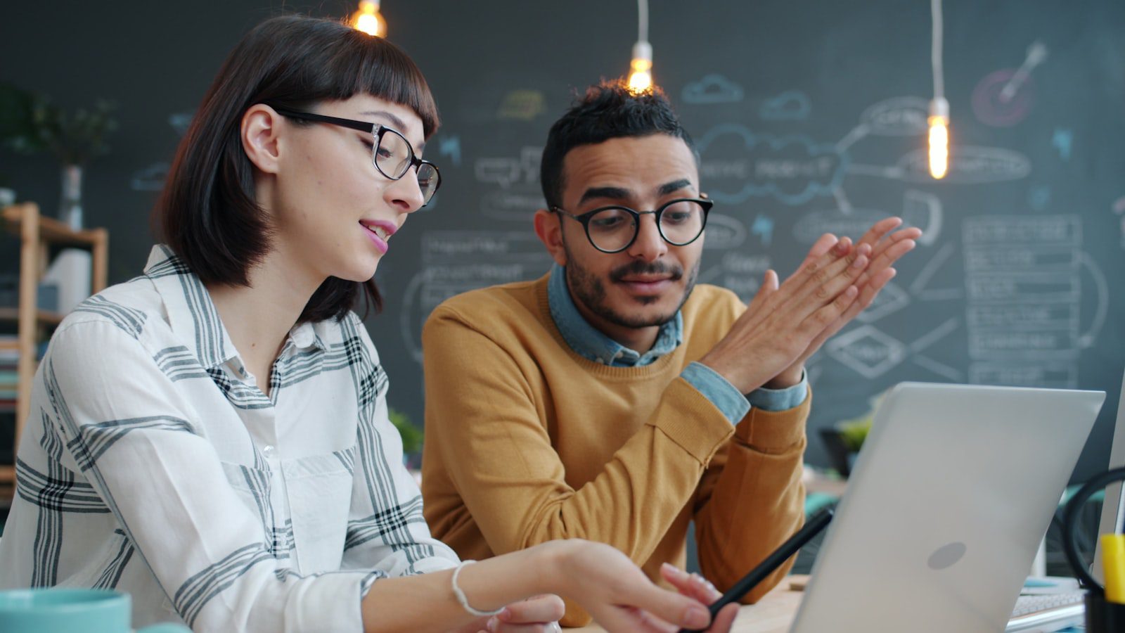 Specialized AI Models: 7 Powerful Advantages 23 coworkers integrating specialized AI models into workflows