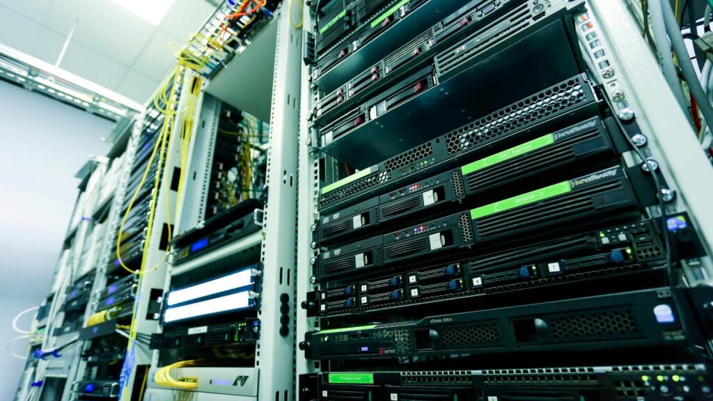 resilient architecture server rack for critical service dependency mapping