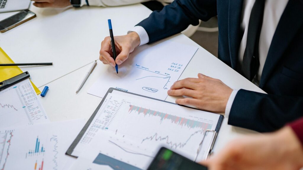 downtime metrics scorecard with business charts and resilience reporting