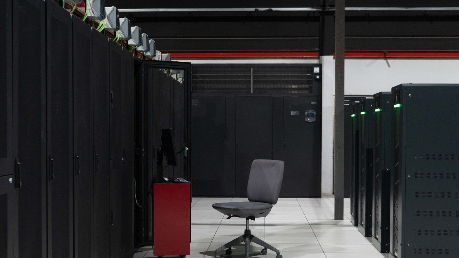 AI agent harnesses - 00 featured server network