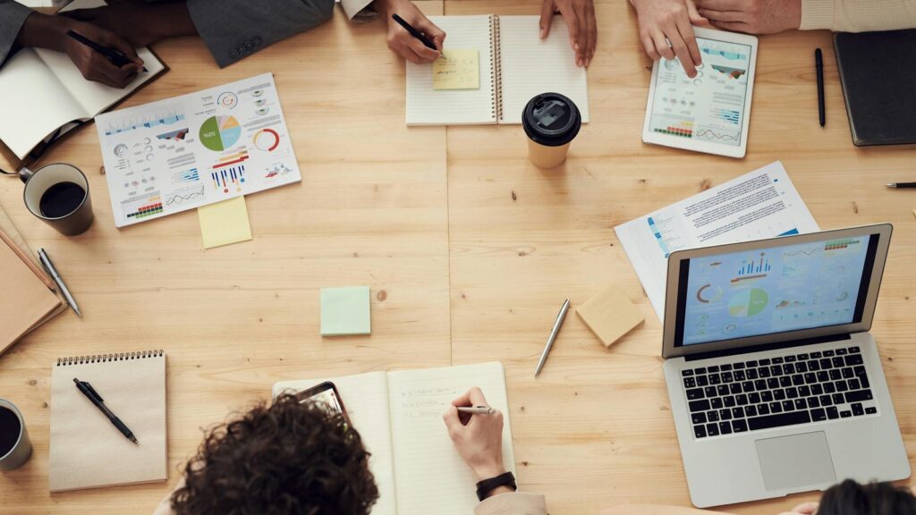 Co-Managed IT shared service desk process with escalation and documentation