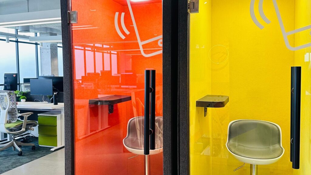 DORA compliance service continuity planning shown by a modern office space