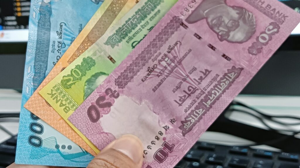 Gemini 3.1 Flash-Lite Browser shown by banknotes in front of code as a reminder to manage AI workflow cost