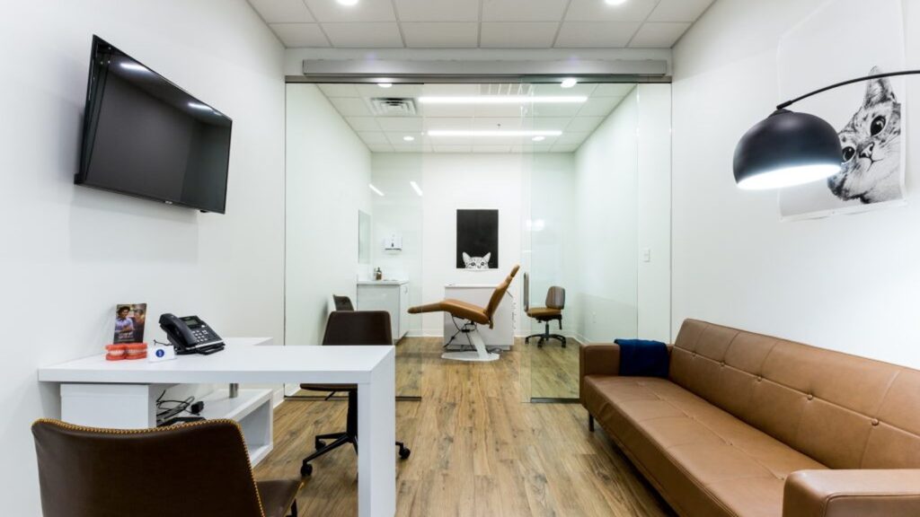 Post-PSTN Era waiting room phone for customer contact continuity
