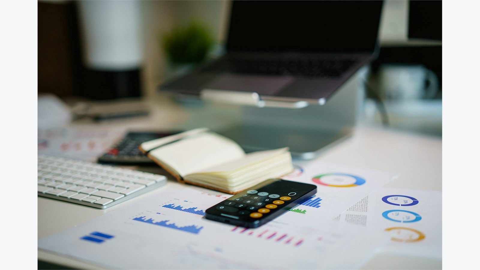 Continuous Exposure Management: 7 Reasons Scans Aren't Enough 14 leaders reviewing governance metrics and reporting for Continuous Exposure Management