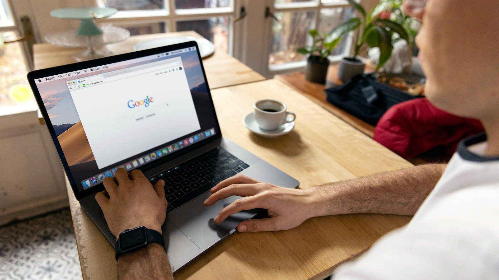Gemini Spark: Google's 24/7 AI Agent for Proactive Productivity 8 Gemini Spark: cloud agent workflow continuing across desktop tasks.