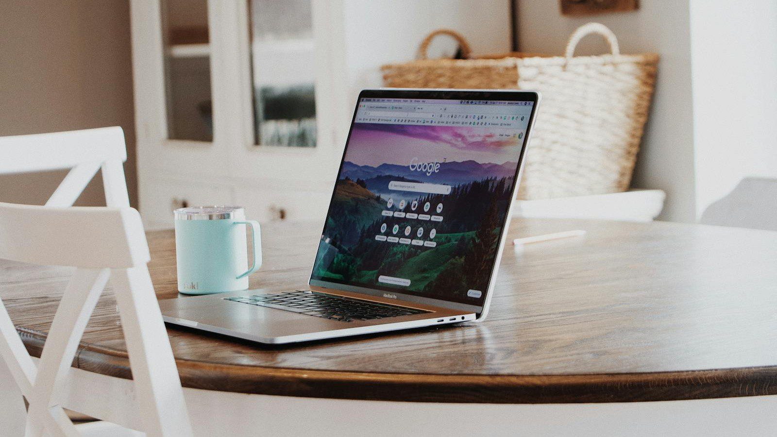 Gemini Spark: Google's 24/7 AI Agent for Proactive Productivity 9 Gemini Spark: modern workspace for AI-assisted planning and schedules.