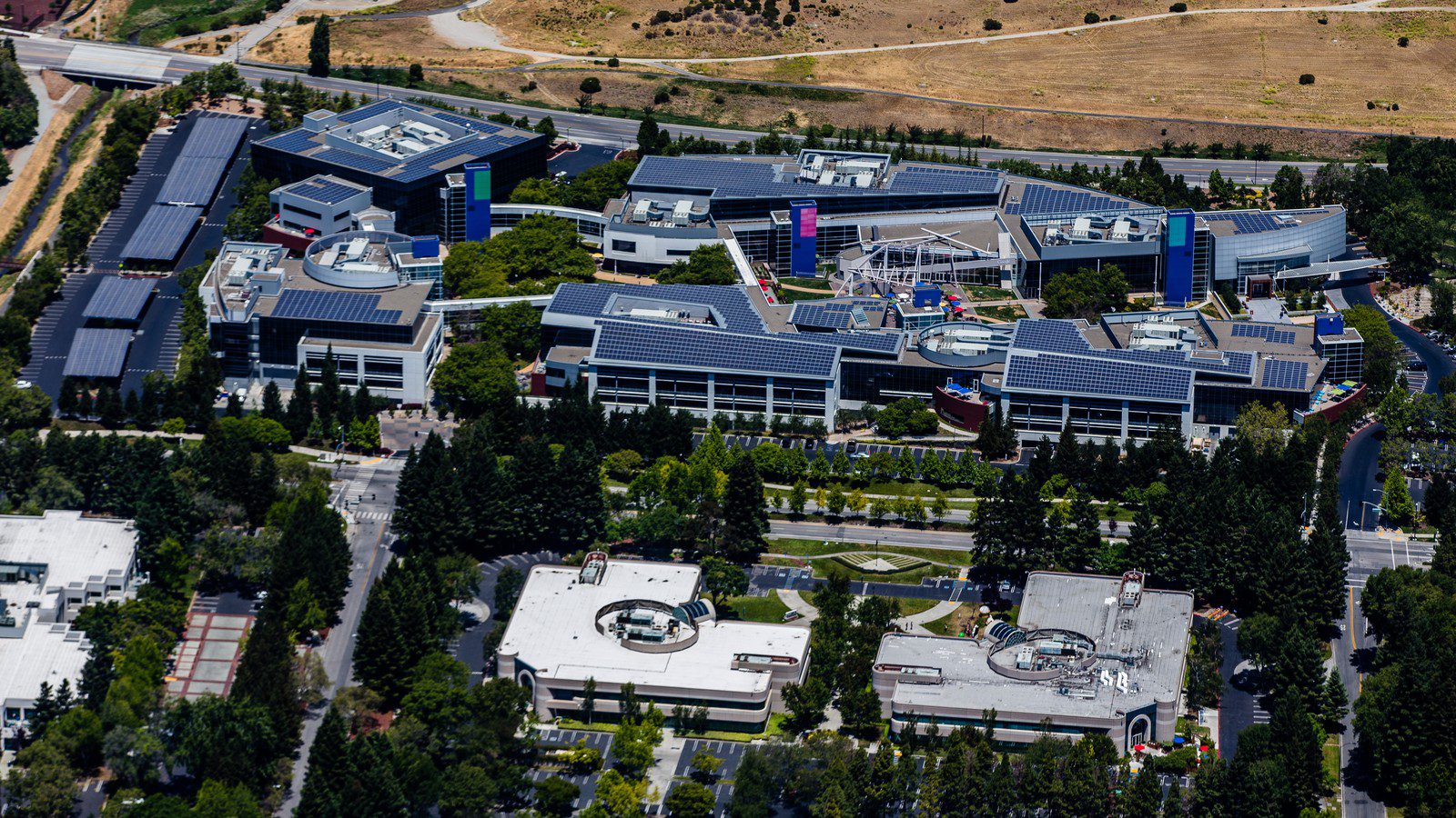 Google Appeals Antitrust Ruling, Says Apple Chose Its Search Engine 'Fair and Square' 8 google search monopoly appeal and major platform distribution strategy