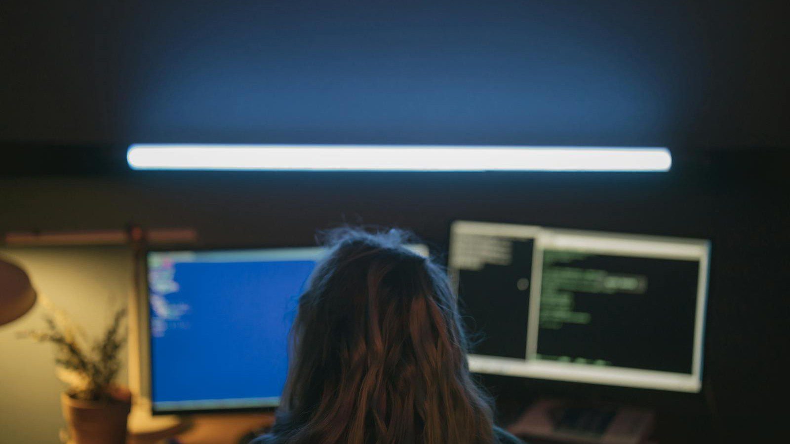 Zero Trust at Scale: Why Identity-Aware Proxies Are the New Network Perimeter 6 Identity Aware Proxies: context-aware application access for distributed teams.