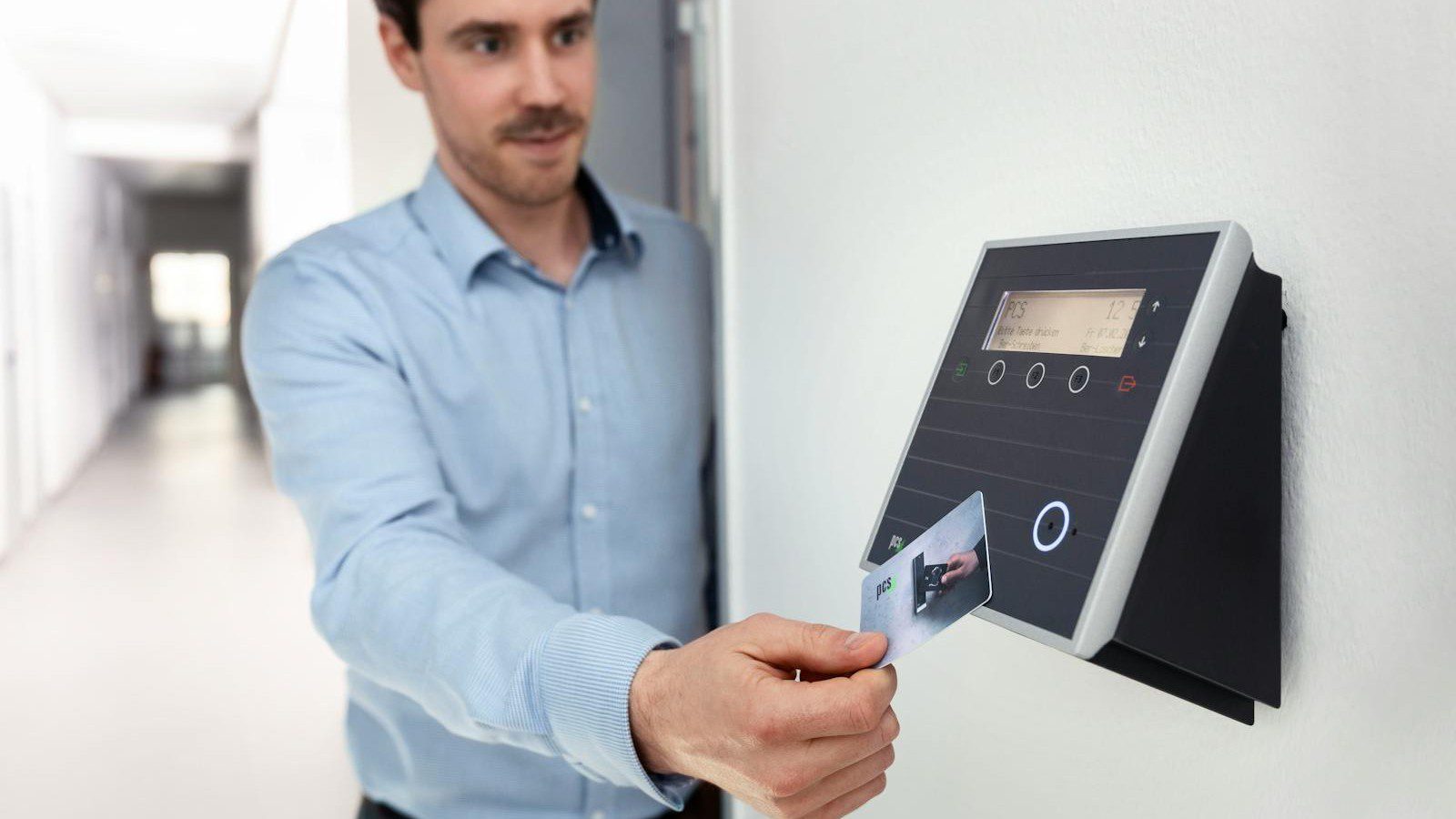 identity centric zero trust architecture guide: professional using an access card reader for identity-based authentication