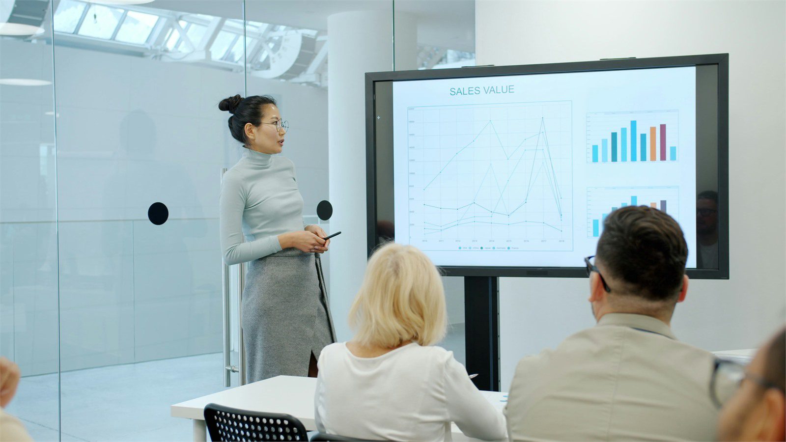 data quality validation dashboard presented to migration stakeholders