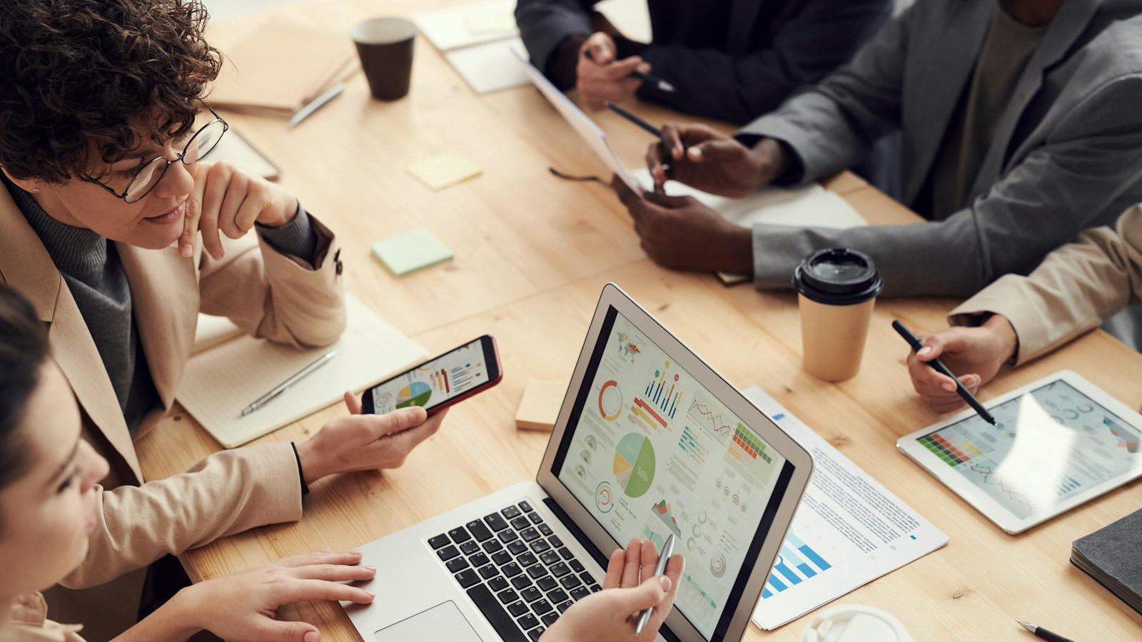 business team planning modernization roadmap to reduce change delays and market lag