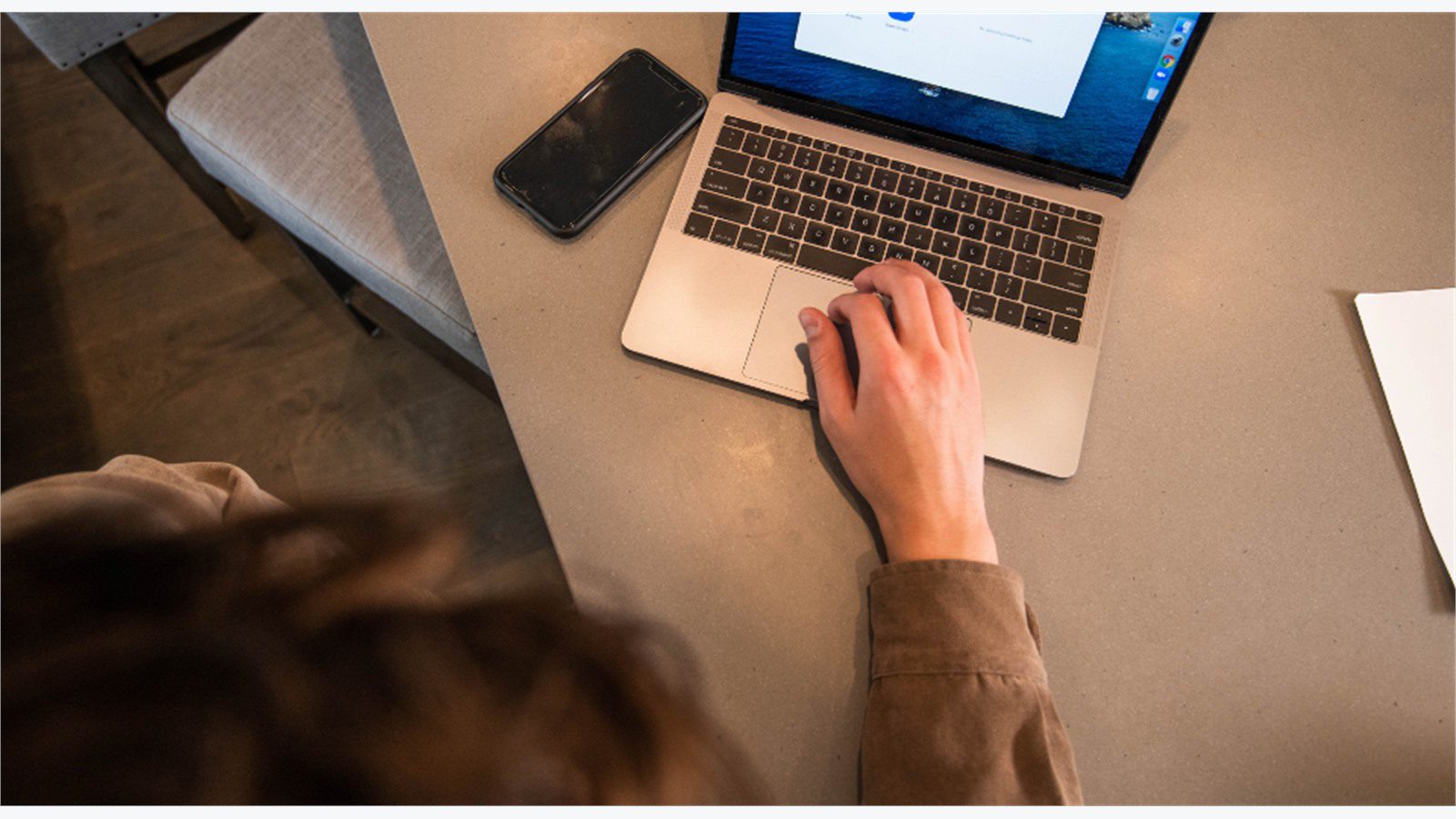 Outgrown IT Setup? 10 Warning Signs to Fix Fast 12 work laptop and planning desk for a 90 day IT modernization roadmap after warning signs appear