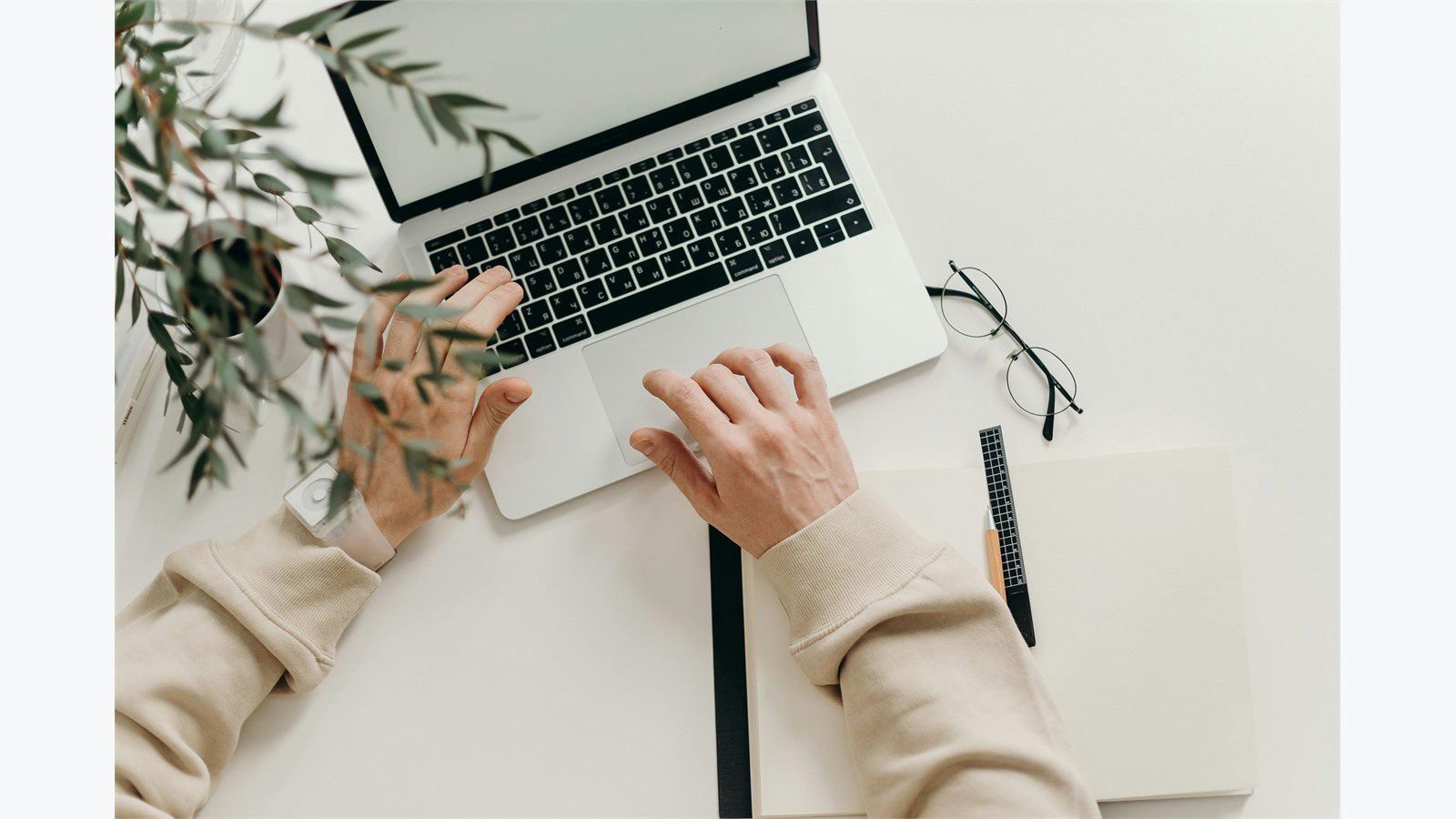 QuickBooks SMS Invoice Reminders: 7 Powerful Steps 16 laptop workflow for building helpful invoice reminder rules and customer follow up cadence