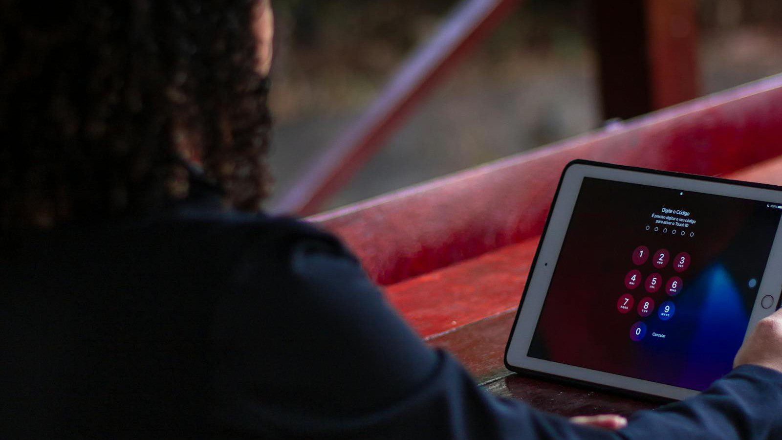 How to Set Up a Secure Remote Work Environment: A Step-by-Step Guide 7 secure remote work environment: enabling multi-factor authentication on a device login screen.