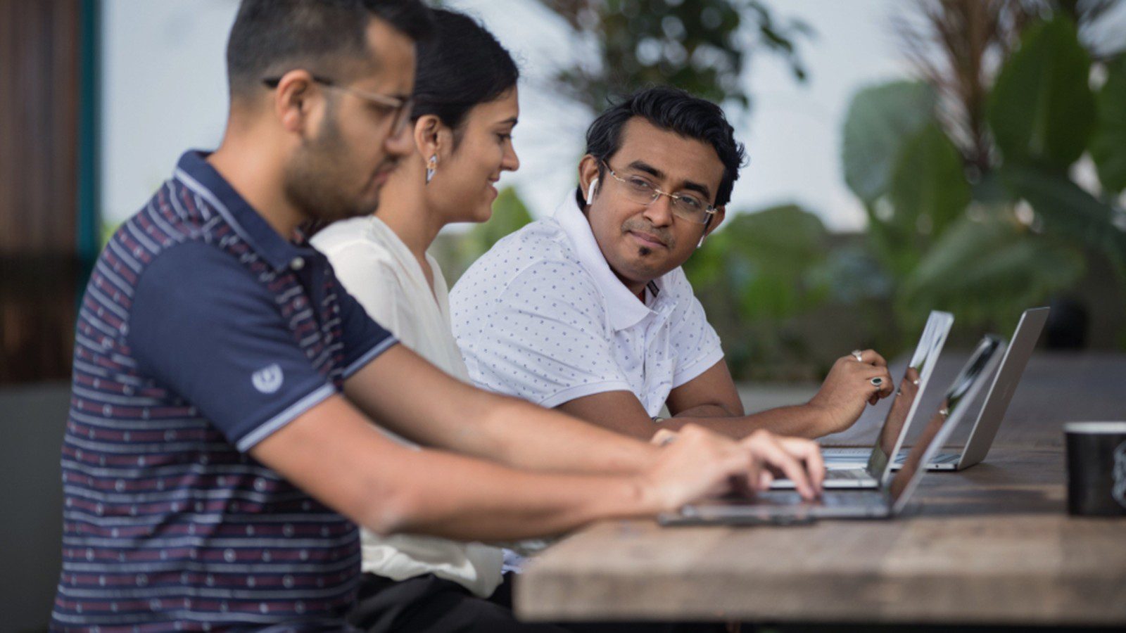 Soleads: Practical Guide to AI Lead Export and Social Prospecting 6 Soleads: social lead export workflow on a laptop.