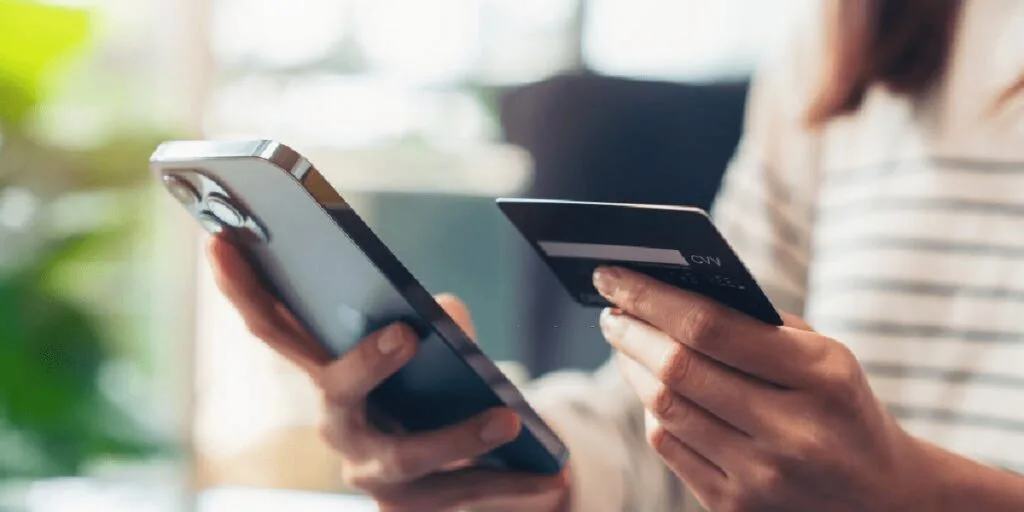 Examining the Impact of IoT on Smart Tourism Solutions 15 Smart Payments: Convenience and Security