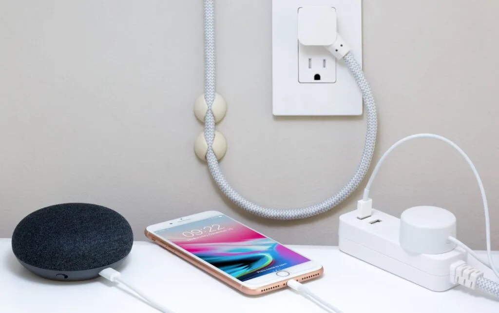 Investigating the Use of IoT for Smart Retail Solutions 20 Smart Security and Loss Prevention