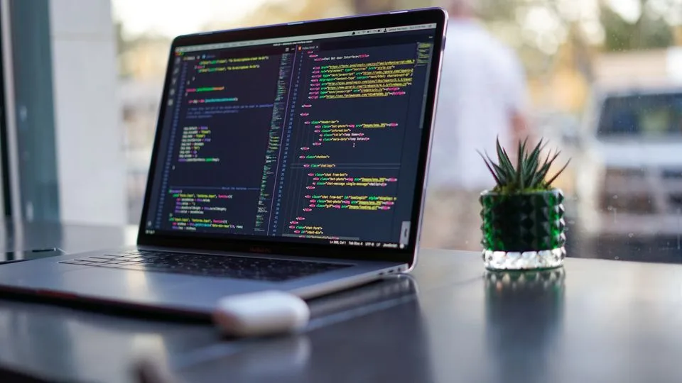 Exploring the benefits of using Reactor in Java applications