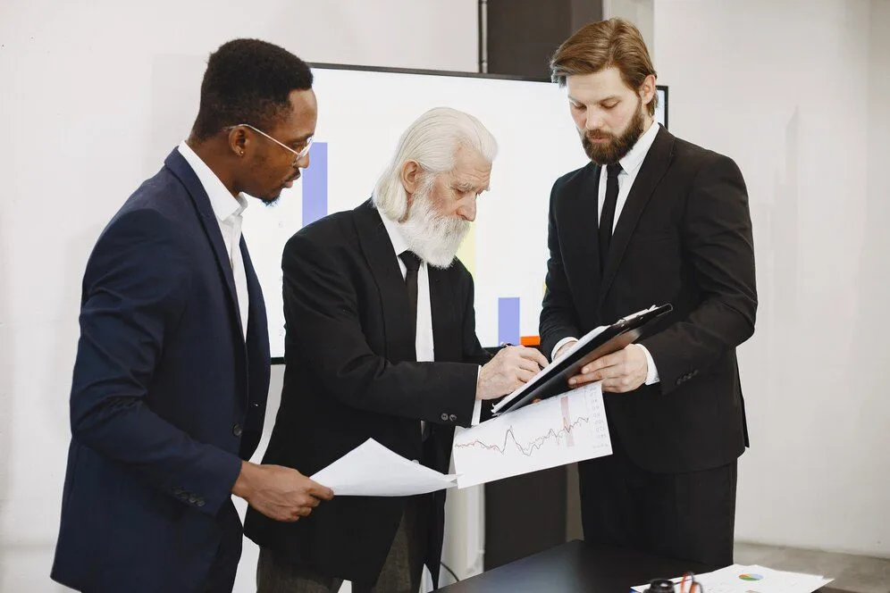Compliance 20 Navigating-Regulatory-Challenges-with-Confidence
