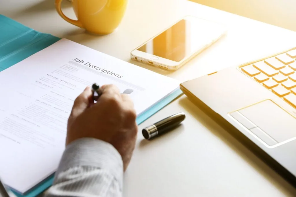 How to Hire Software Developers For a Start-up in 2025 8 Write a Compelling Job Description