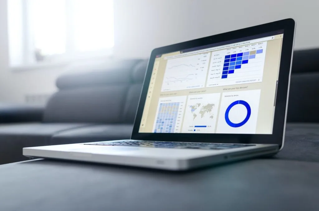 Why Order Management Software for e-Commerce Is Essential in 2025 8 Key Features that Drive Effective Order Management