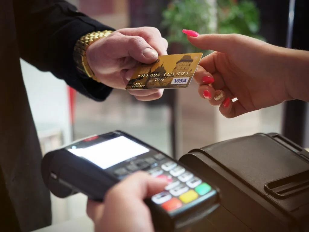 How to Build an Omnichannel Digital Banking Solution 8 Why Use an Omnichannel Digital Banking Solution in Retail Banking