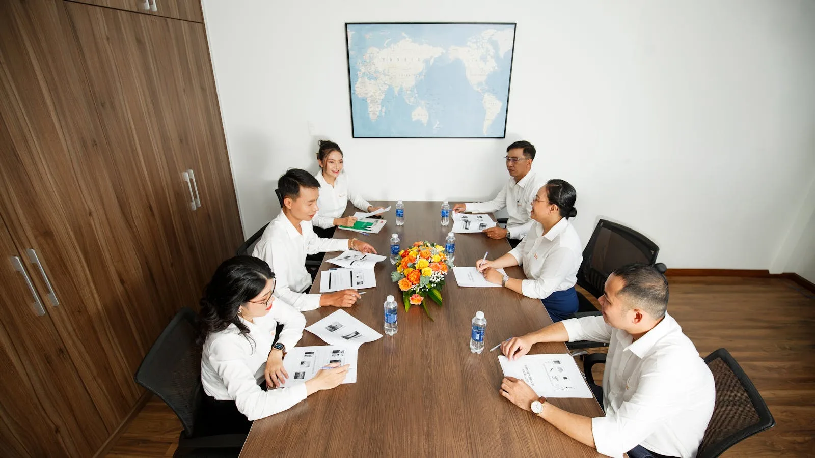 Anthropic and the Trump Administration: 7 Signs of a Thaw 24 Formal business meeting around a table representing the FAQ section