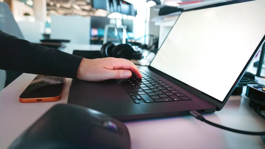 Atomic Bot: 7 Useful Facts About the OpenClaw AI Assistant 26 Atomic Bot 06 what to check before using laptop review