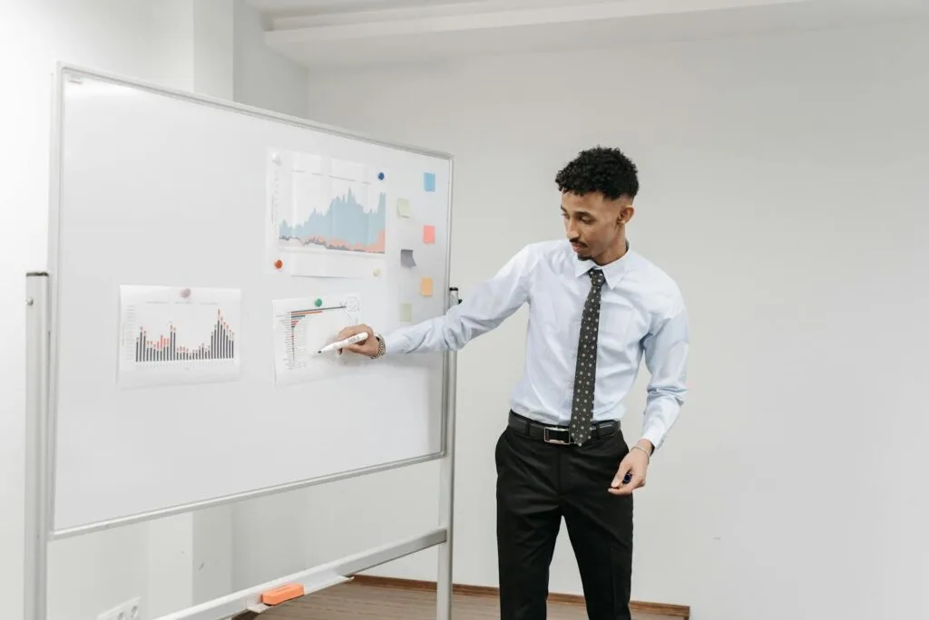 Chattee AI App Builder: 7 Facts About the Prompt-to-App Platform 23 Chattee AI App Builder 05 strengths whiteboard presentation