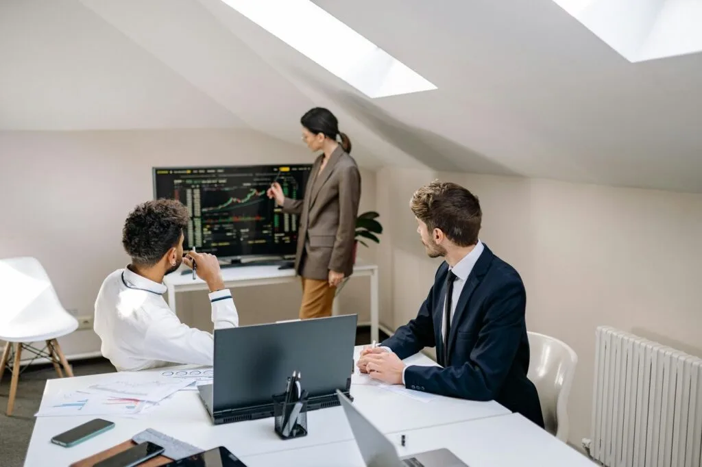 Google Finance AI: 7 Facts About Google's AI-Powered Finance Search 10 Google Finance AI 03 why it matters team meeting