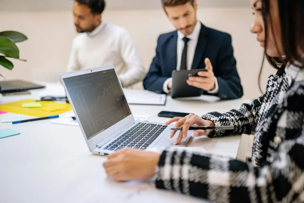 Google Finance AI: 7 Facts About Google's AI-Powered Finance Search 12 Google Finance AI 05 strengths laptops
