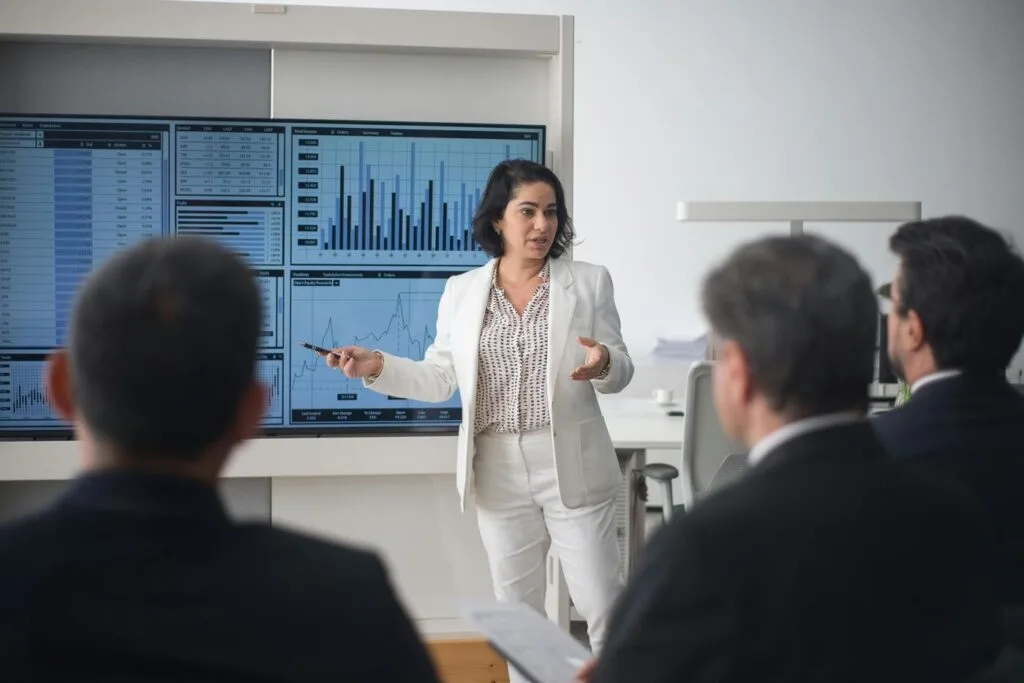 Google Finance AI: 7 Facts About Google's AI-Powered Finance Search 13 Google Finance AI 06 faq presentation