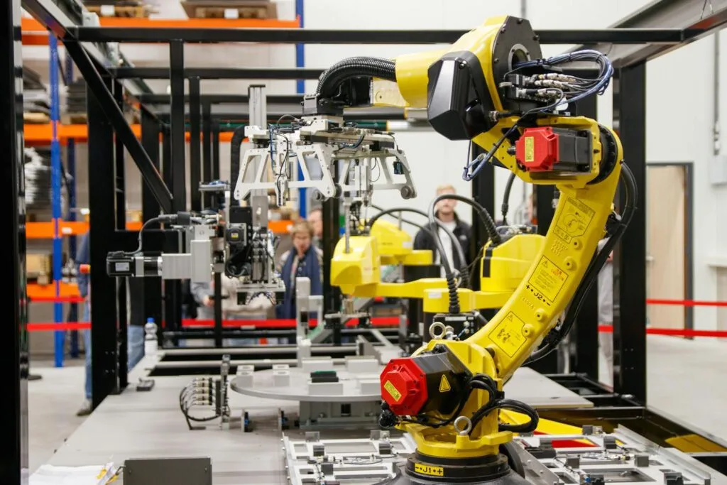 Hyundai Robotics: 7 Powerful Facts on Its Physical AI Strategy 15 `Hyundai robotics physical AI` — Hyundai Expands Into Robotics and Physical AI 01 featured smart factory robots