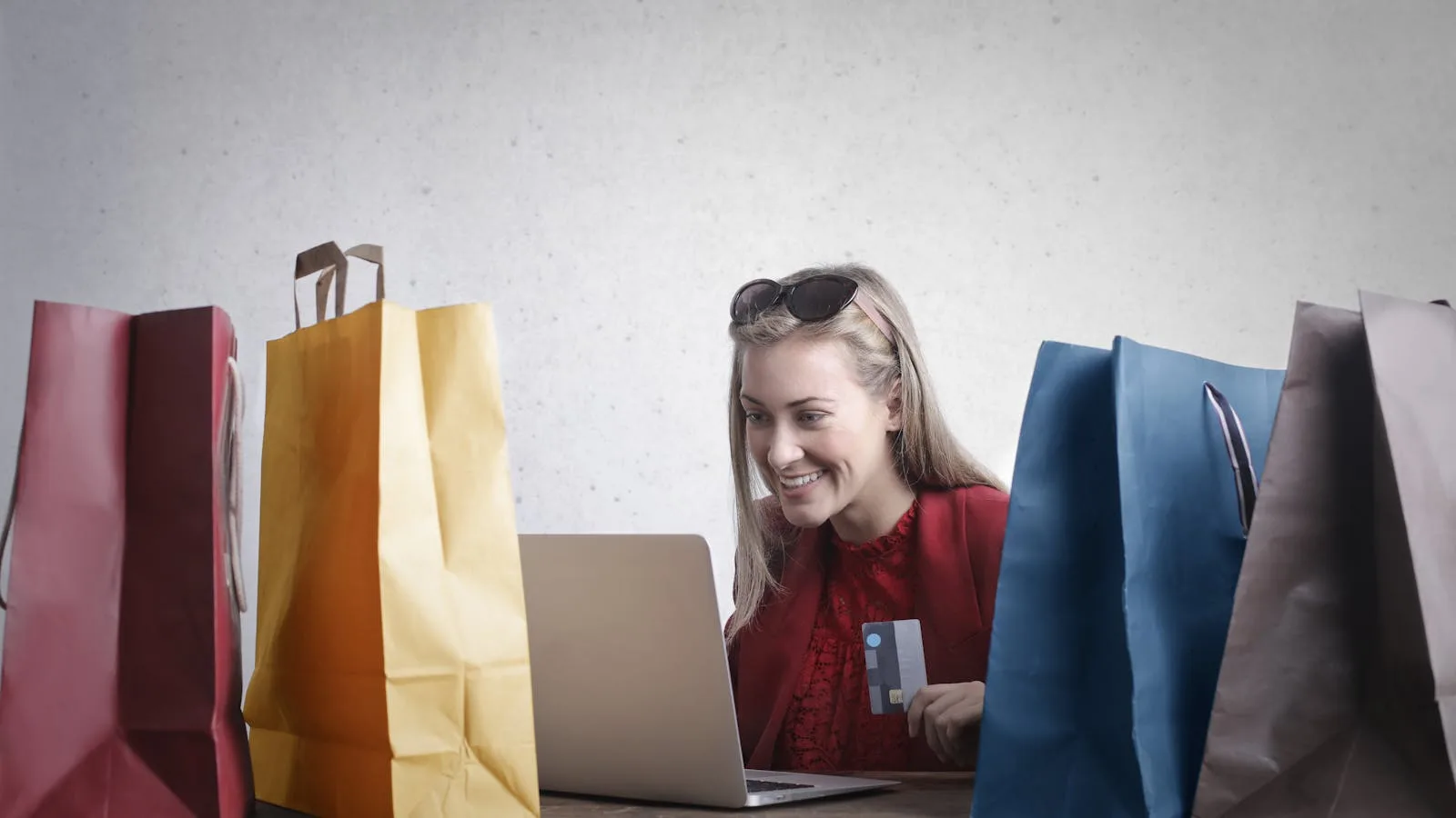 What Is PresentButler? 7 Helpful Facts About the AI Gift Finder 20 Why understanding what is PresentButler matters represented by online gift shopping from home