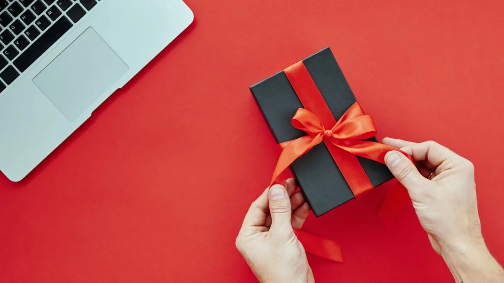 What Is PresentButler? 7 Helpful Facts About the AI Gift Finder 24 What Is PresentButler 05 good at gift box laptop