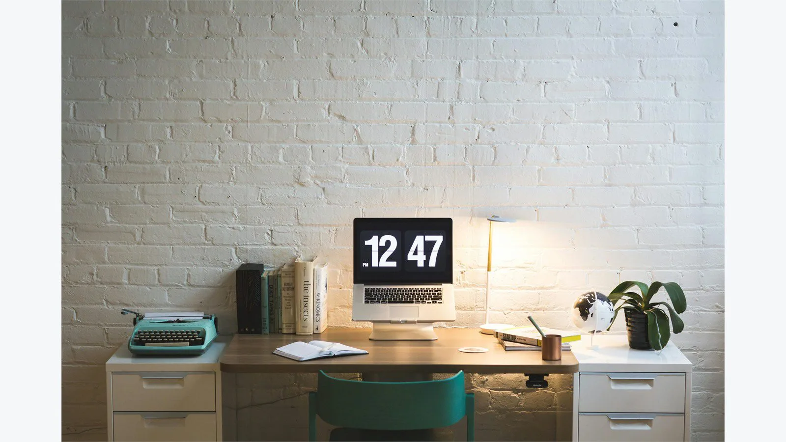 What Is Adobe FrameMaker? 7 Essential Facts for Beginners 17 Simple computer workspace used to review common documentation software questions