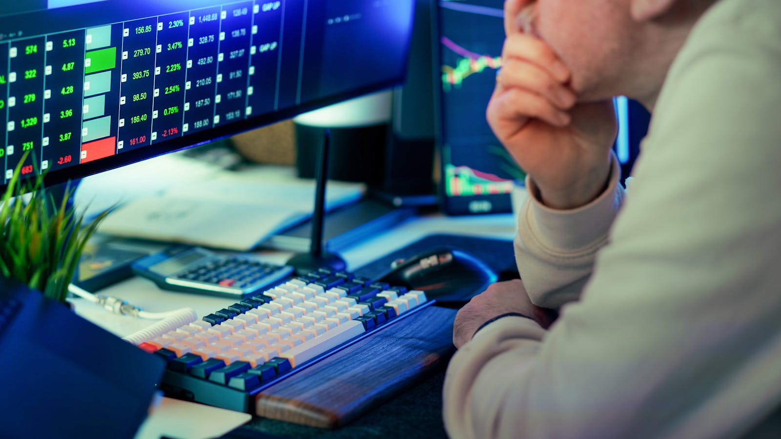 AIOps ROI for Helpdesks: 7 Powerful SMB Payback Wins 17 Multiple monitoring screens representing faster detection triage and MTTR