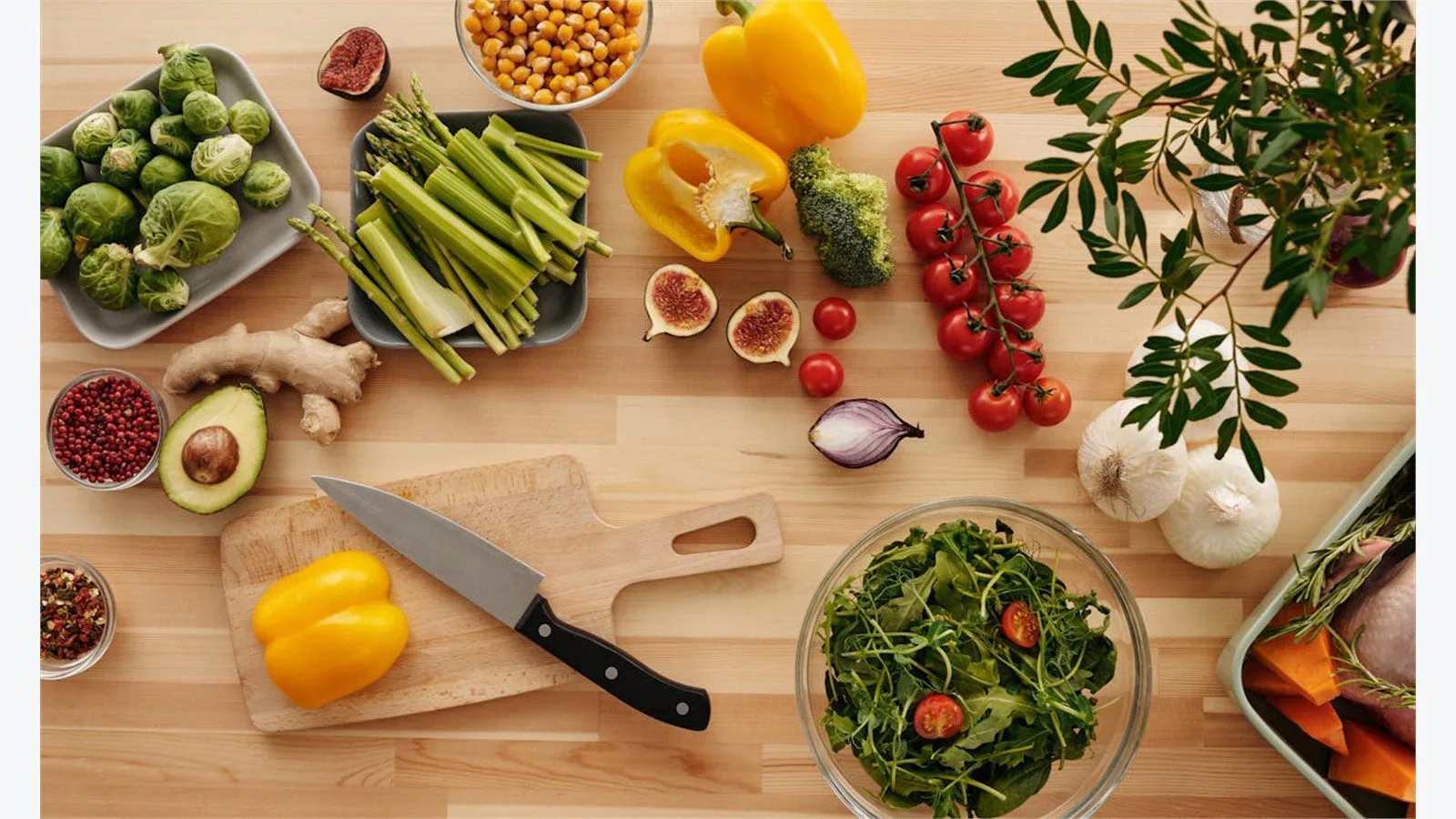 CalBye Review: 9 Smart Features for Better Nutrition 11 CalBye feature overview concept with a wide spread of vegetables on a table