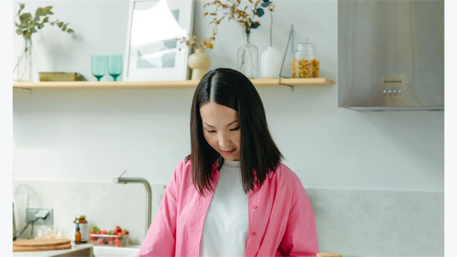 CalBye Review: 9 Smart Features for Better Nutrition 14 CalBye habit and recipe planning concept in a bright kitchen
