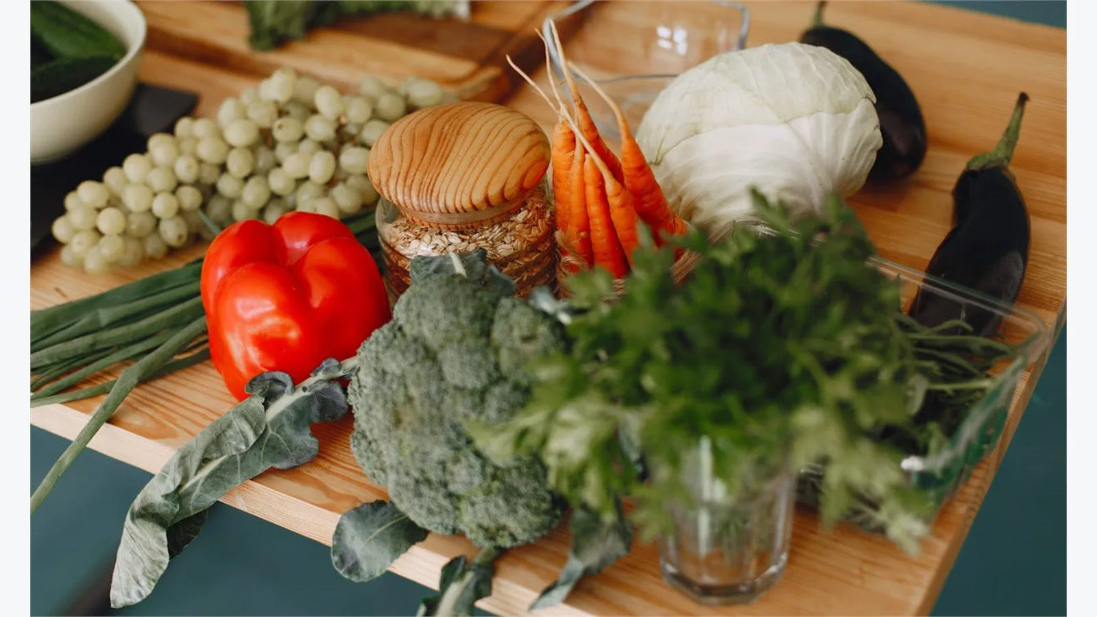 CalBye Review: 9 Smart Features for Better Nutrition 13 CalBye nutrition insight concept with carefully arranged produce on a cutting board