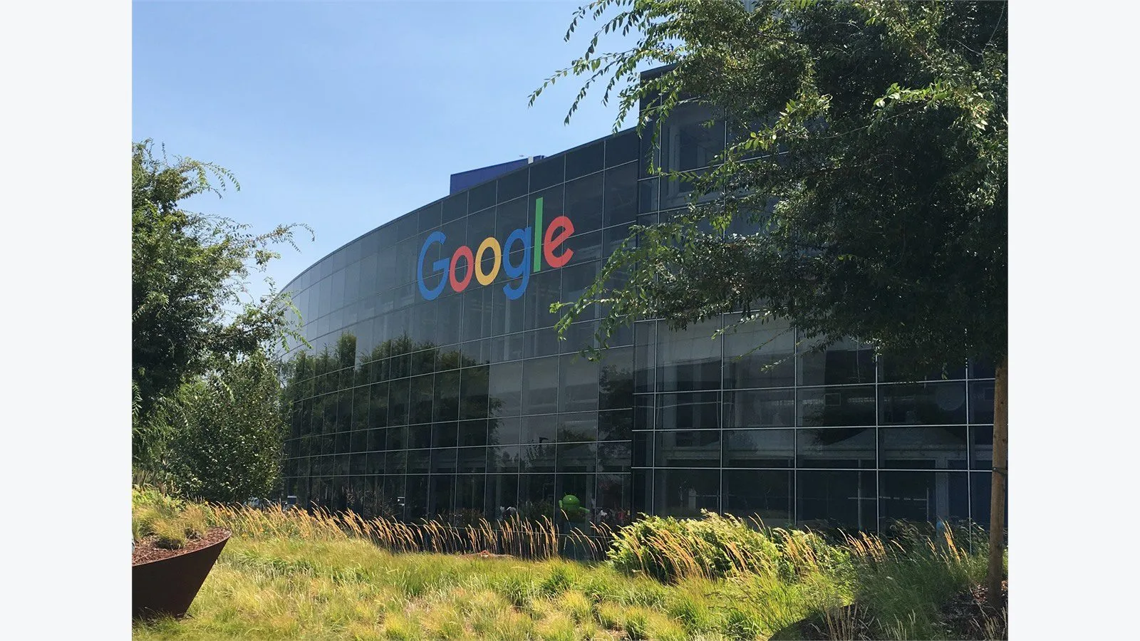 Chrome AI Coworker: 7 Powerful Workplace Wins 10 Google headquarters illustrating the strategic push behind Chrome workplace AI