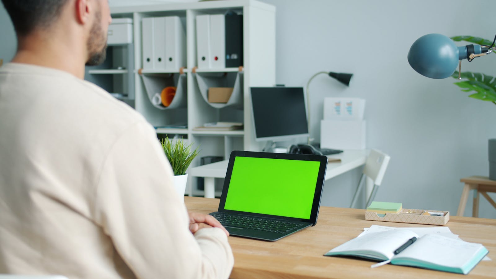 Shadow AI: 7 Proven Ways to Govern Employee Tools Safely 16 Secure laptop workflow for classifying data before AI prompts
