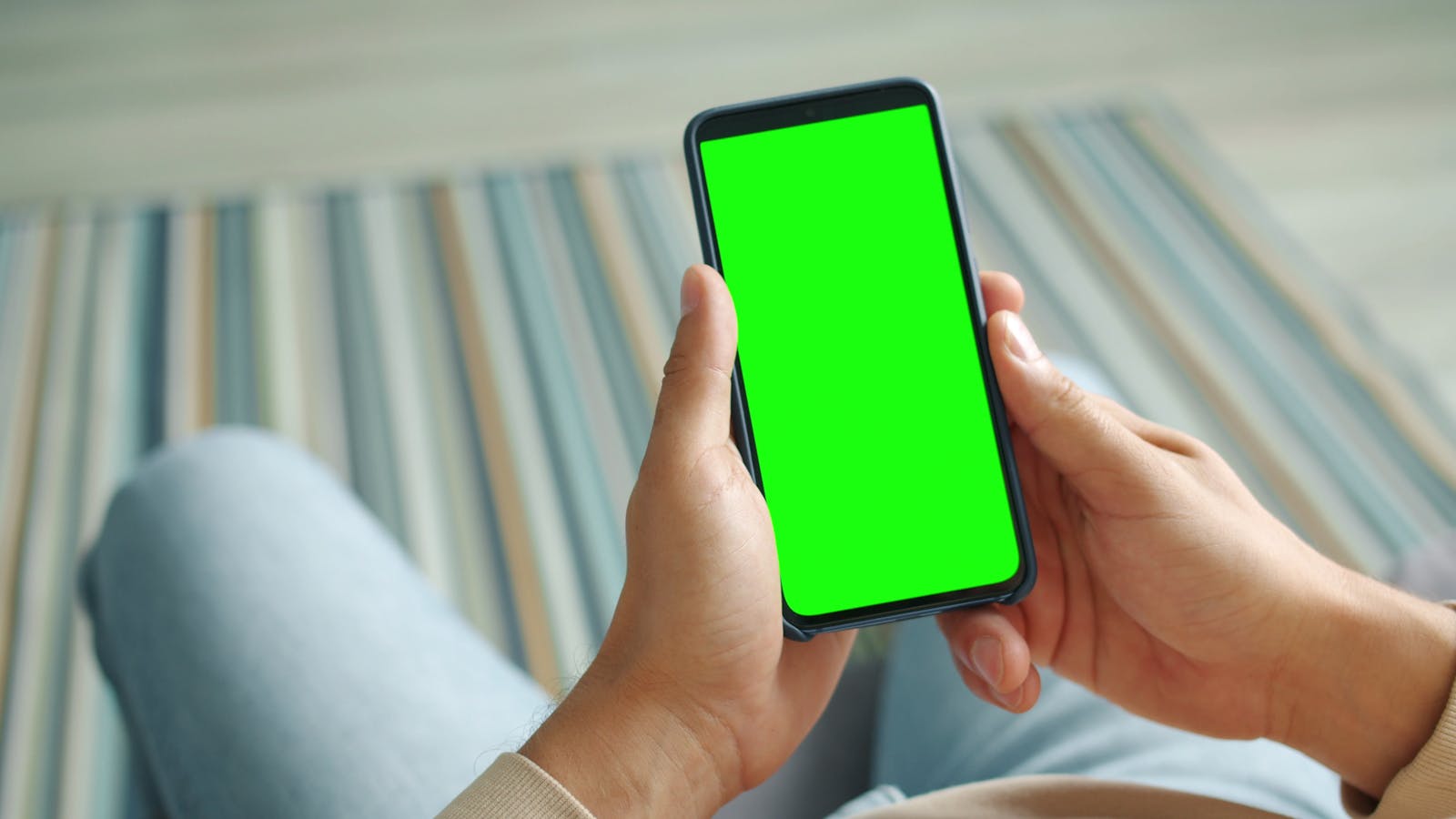 OpenAI Phone Rumor: 7 Powerful App-Replacing Lessons 19 Hands holding smartphone representing goal-based AI agent workflows