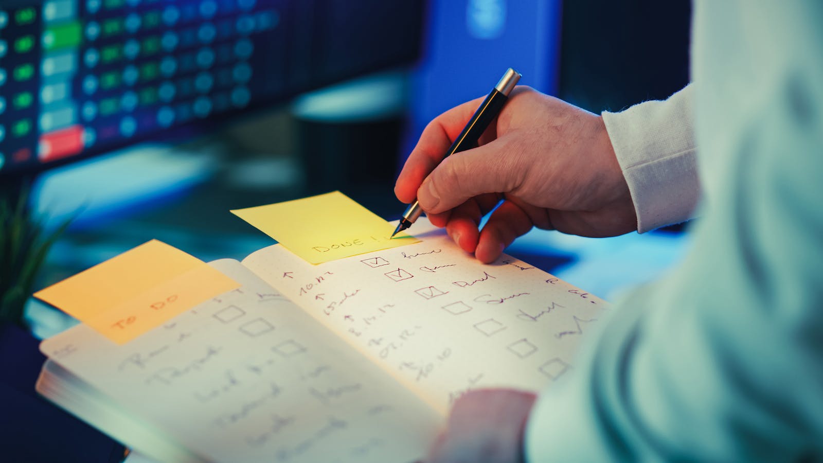 Checklist planner for ranking AI safety programming languages and release risks